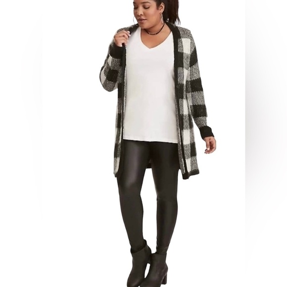 Torrid Full Length Signature Waist Black Faux Leather Legging Sz.3/3x/22-24 - Picture 4 of 11